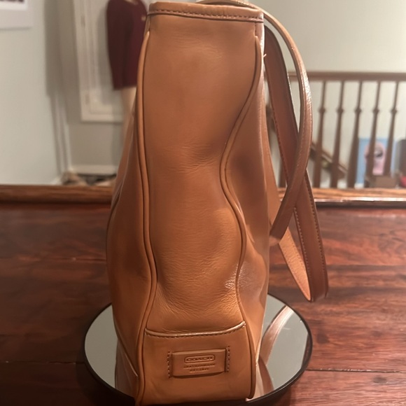 COACH Vintage 3-Compartment Shoulder Bag - Picture 4 of 13